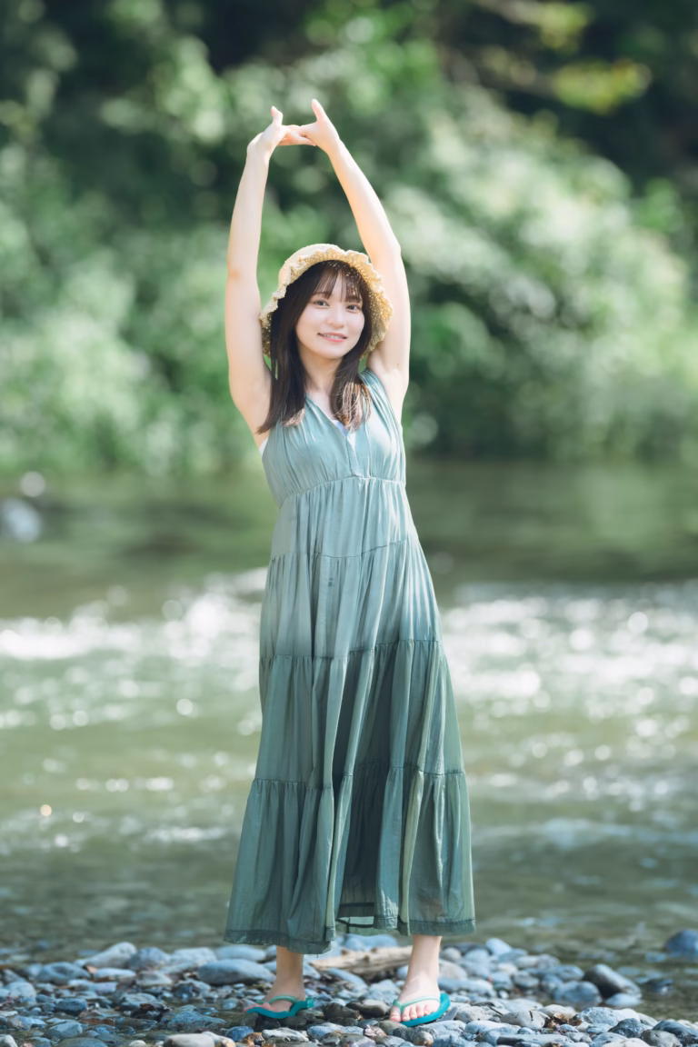 梅山涼 御岳渓谷 ポートレート 003