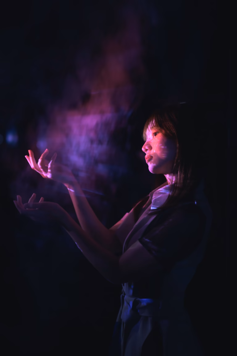 梅山涼 teamLab Borderless ポートレート 019