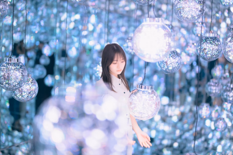梅山涼 teamLab Borderless ポートレート 030