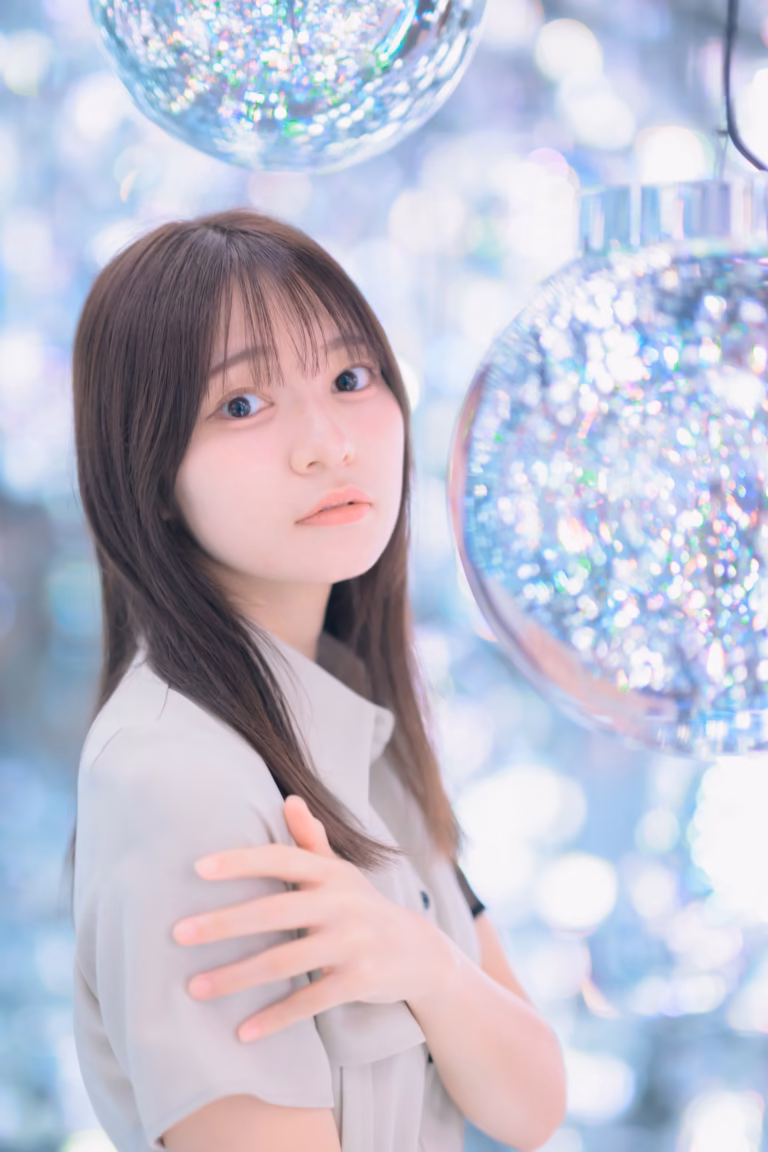 梅山涼 teamLab Borderless ポートレート 037