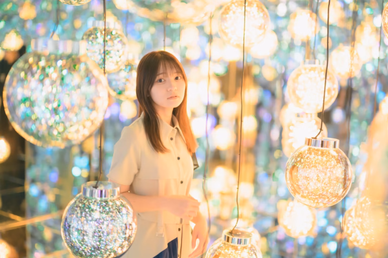 梅山涼 teamLab Borderless ポートレート 045