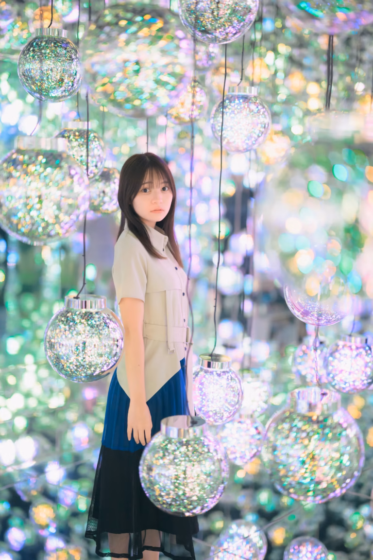 梅山涼 teamLab Borderless ポートレート 046