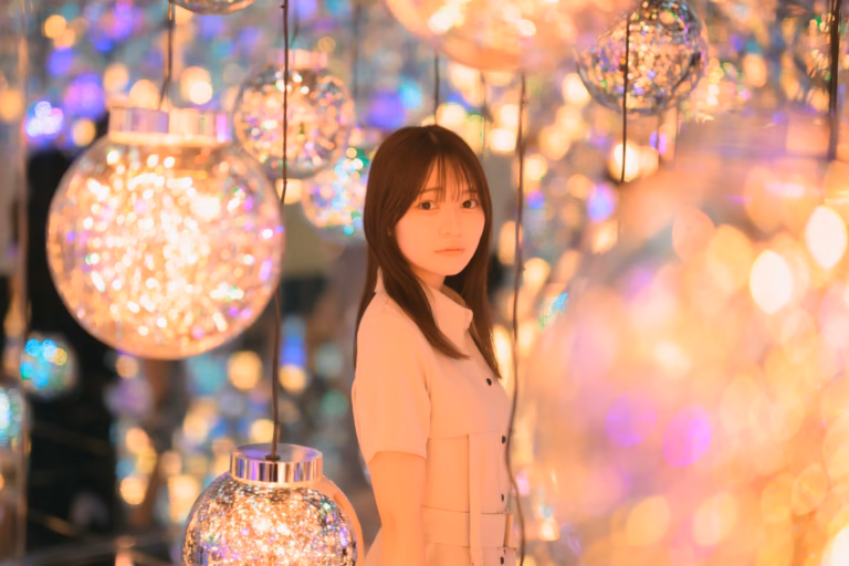 梅山涼 teamLab Borderless ポートレート 047