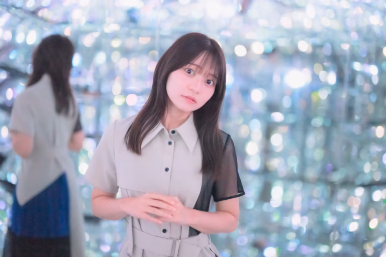 梅山涼 teamLab Borderless ポートレート 070