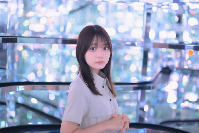 梅山涼 teamLab Borderless ポートレート 071