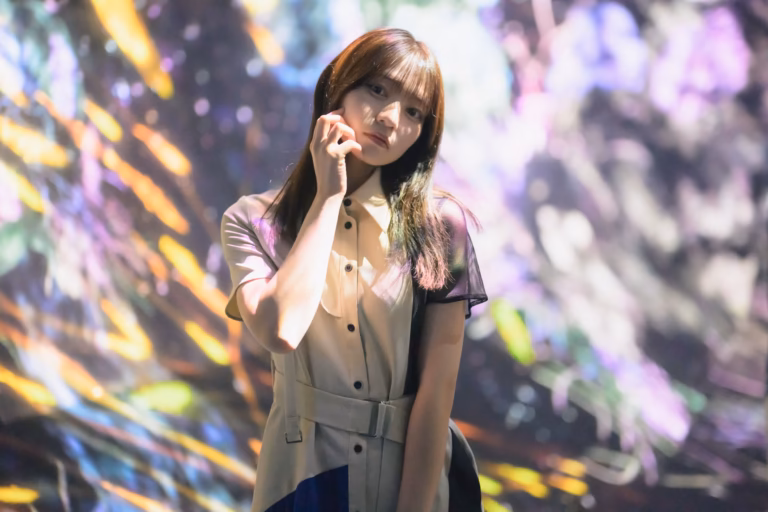 梅山涼 teamLab Borderless ポートレート 072