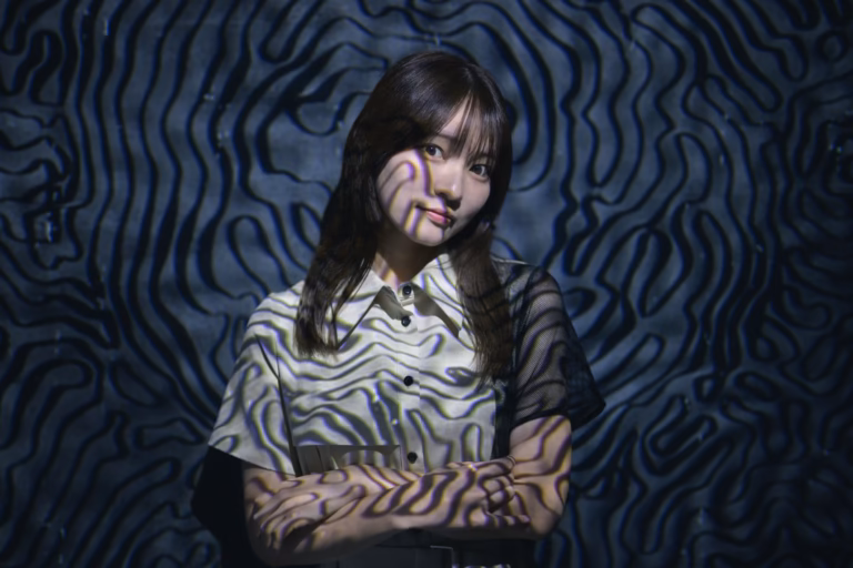 梅山涼 teamLab Borderless ポートレート 078