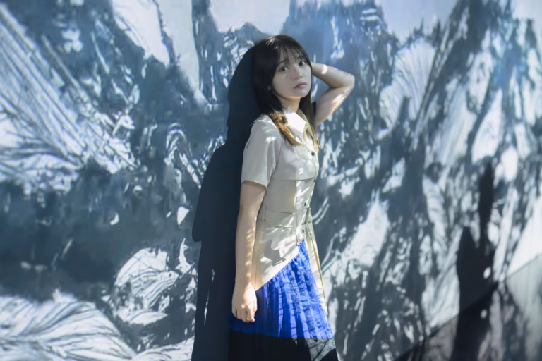 梅山涼 teamLab Borderless ポートレート 083